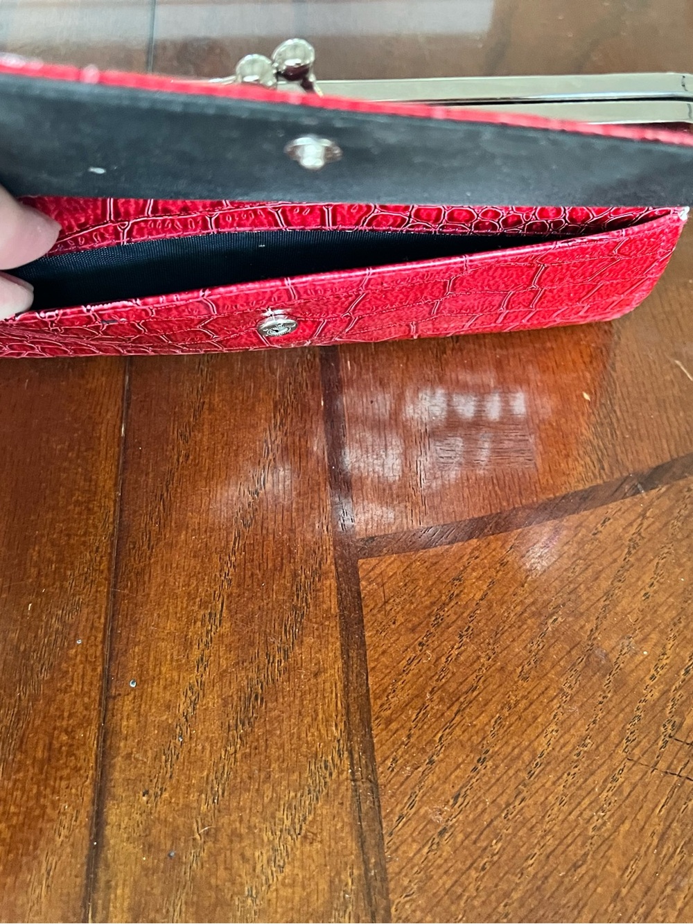 Red Croc-Embossed Hand Held Clutch Wallet - New With Tag 9x5.5 - Picture 4 of 6